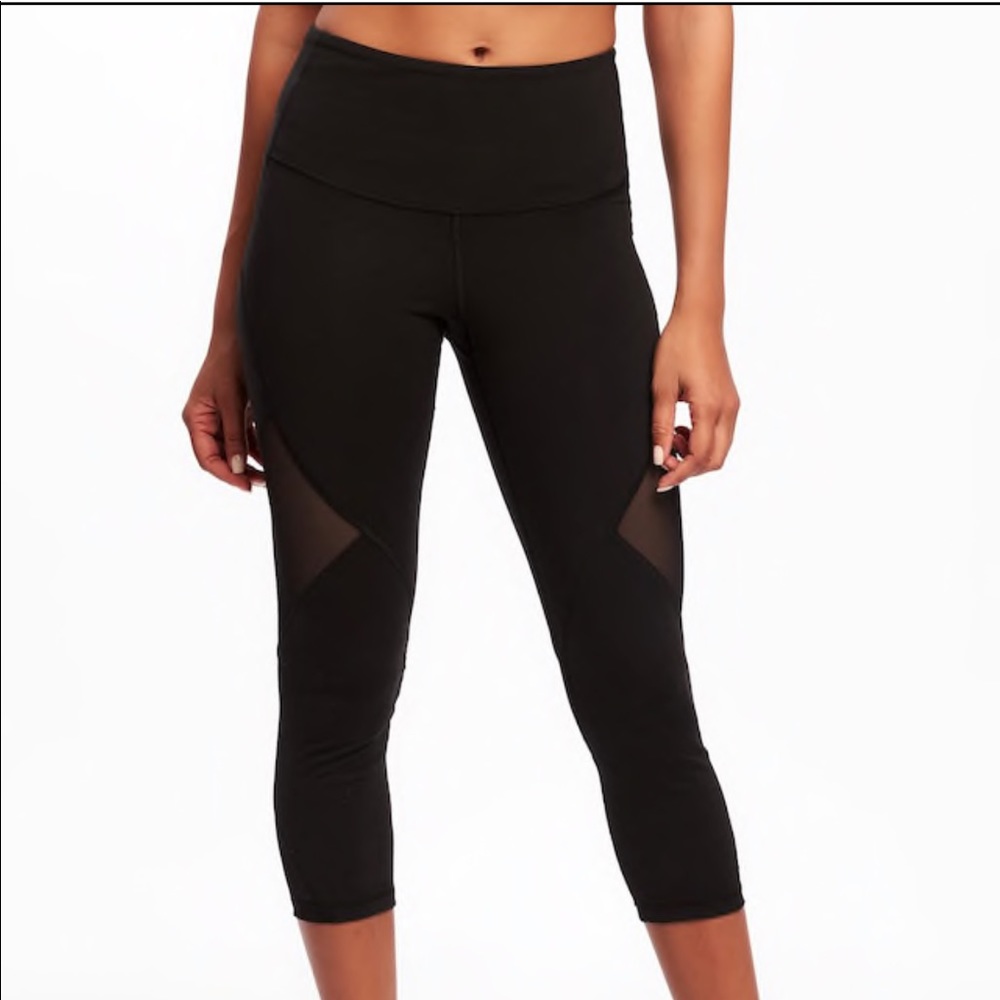 Navy blue Old Navy mid-rise cropped workout pant